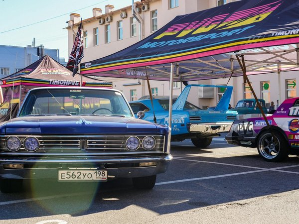 Discover the Most Flattering Skirt Lengths for Petite Women in the UK: A Style Guide